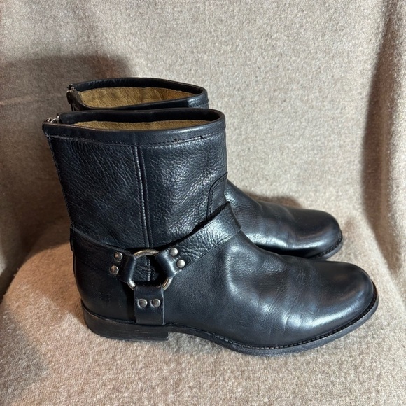 FRYE Sz 10B Harness Short Shaft Leather Boots With Zipper Back Closure - Picture 3 of 15